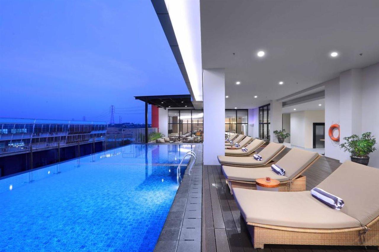 Hotel Quest Prime Cikarang By Aston Bekasi Exterior foto