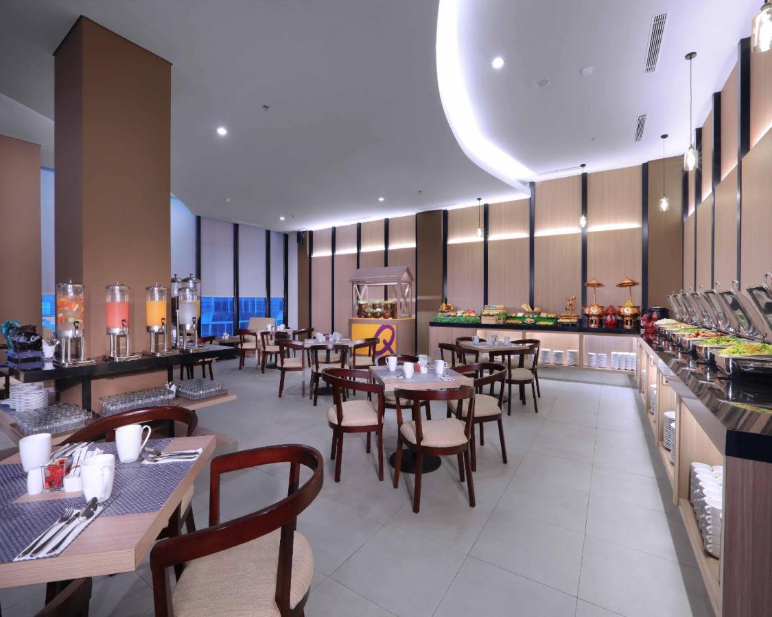 Hotel Quest Prime Cikarang By Aston Bekasi Exterior foto