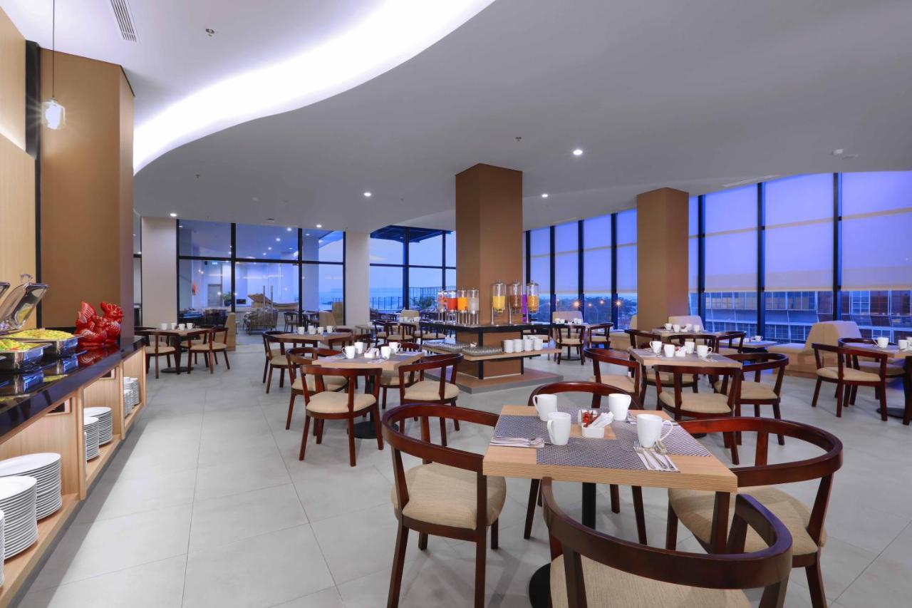 Hotel Quest Prime Cikarang By Aston Bekasi Exterior foto
